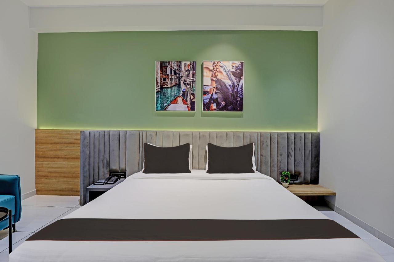 Hotel Lee Platinum Ahmedabad Exteriör bild