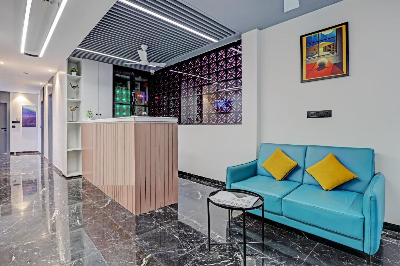 Hotel Lee Platinum Ahmedabad Exteriör bild