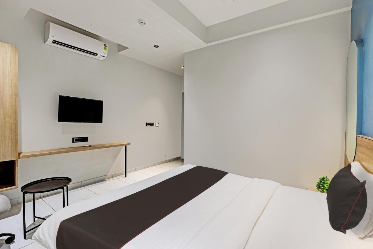 Hotel Lee Platinum Ahmedabad Exteriör bild