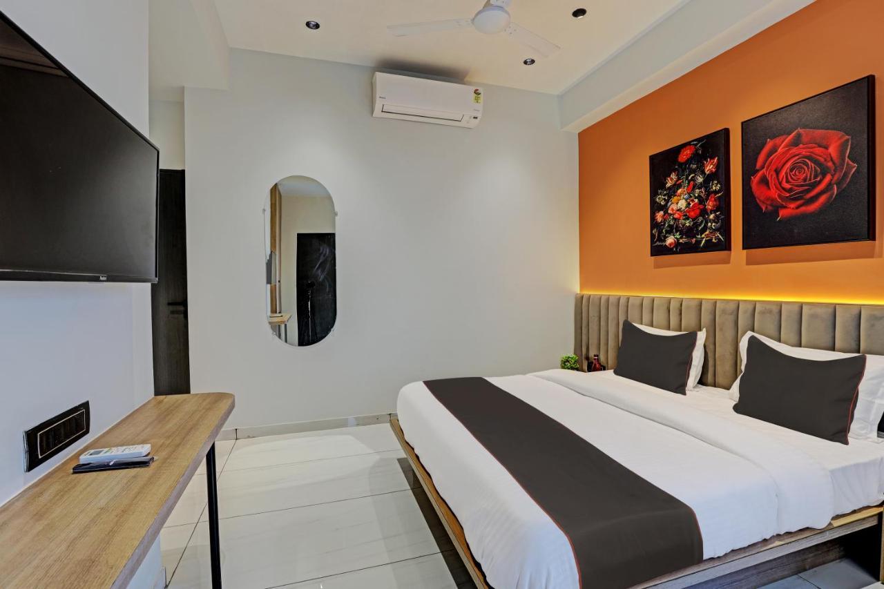 Hotel Lee Platinum Ahmedabad Exteriör bild